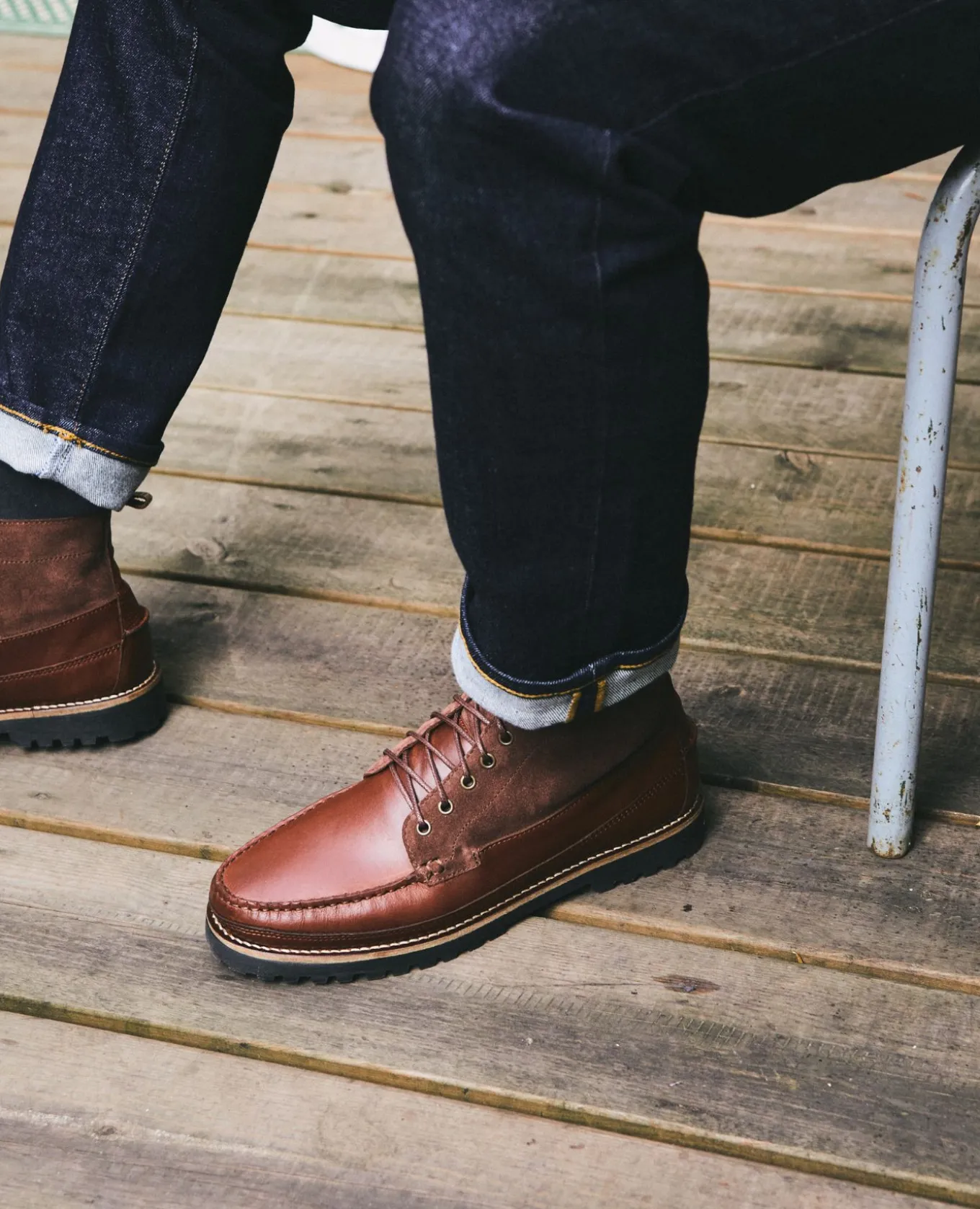 CRISPY PL Chukka boots à lacets cuir cognac